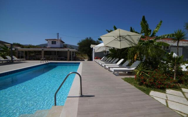 Mirsini Studios & Apartments