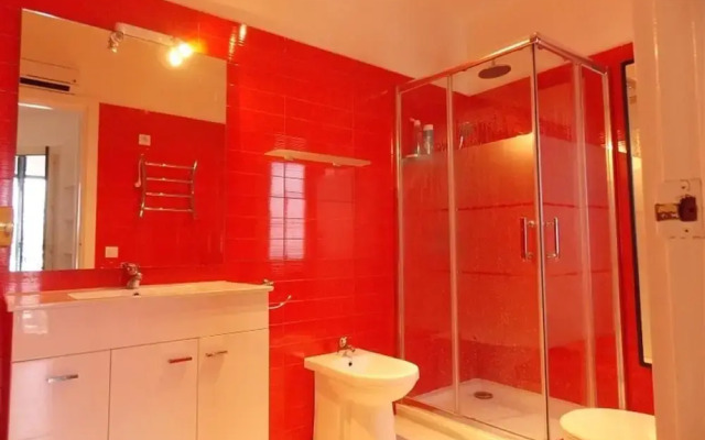 Very Pretty House In Great Location