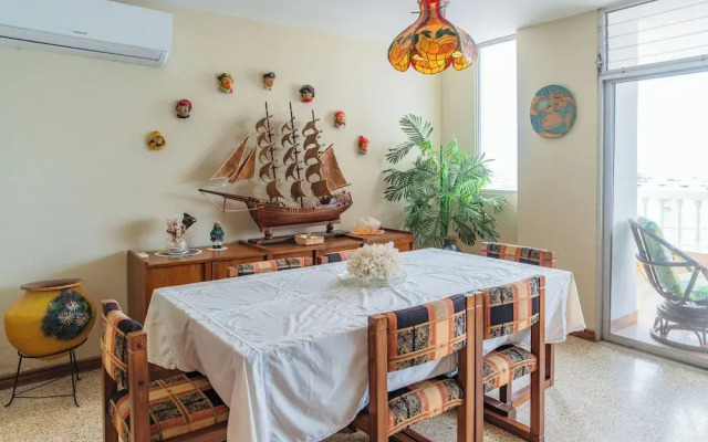 Captivating 4-bedroom Apartment in Salinas
