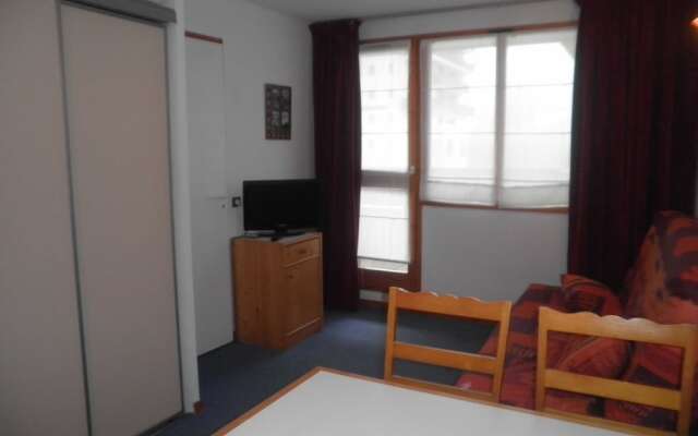 Lou Services Apartment M2-112 LSI 001