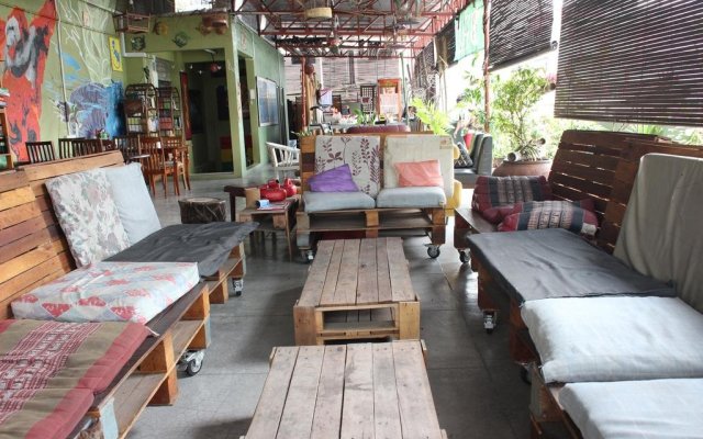 Birdnest Collective Cafe & Guesthouse