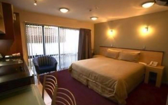 Athena Motel & Apartments