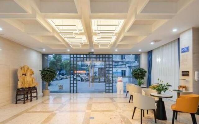 Kunshan Kaiyue Business Hotel