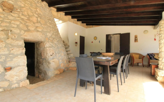 Dora Lovely Country Home