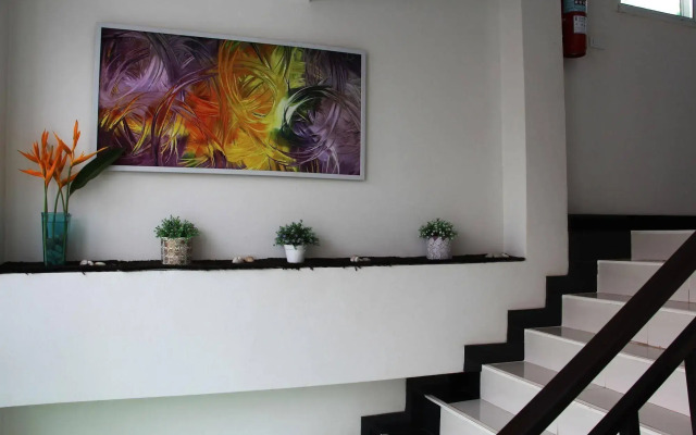 Modern Inn by Saifon