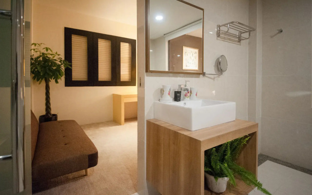 Raintr33 Hotel Singapore