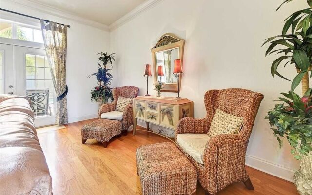 Royal Swan - Three Bedroom Home