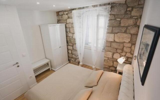 Split Old Town Suites 2