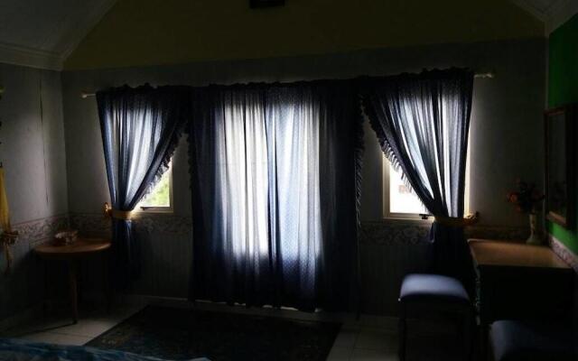 Villa Kota Bunga Sakura