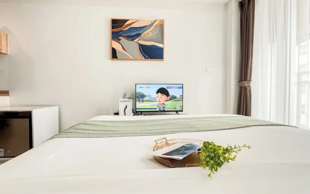 Elegant and Homey Studio Apartment Citra Living