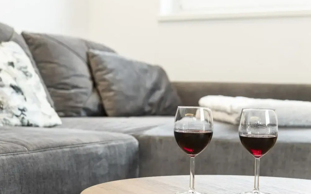 Alpine Apartment With View & Garden