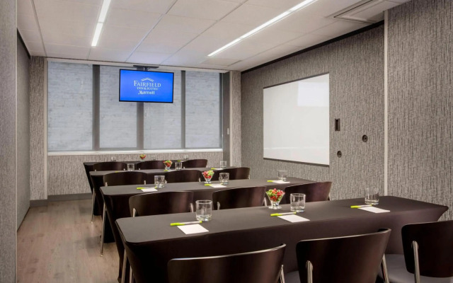 Fairfield Inn & Suites Chicago Downtown / Magnificent Mile