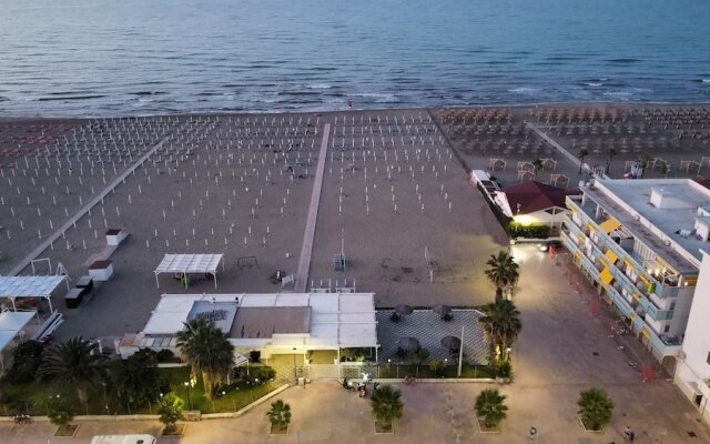 Special Family Apartment 2 Steps From the sea