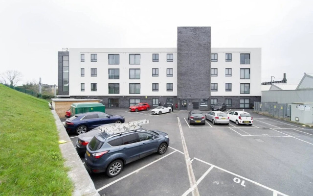 Livestay - Luxury 2bed Apartment With Free Parking