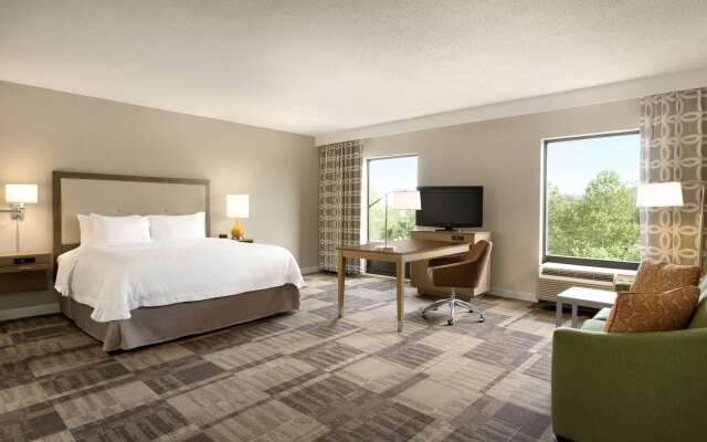 Hampton Inn & Suites Largo