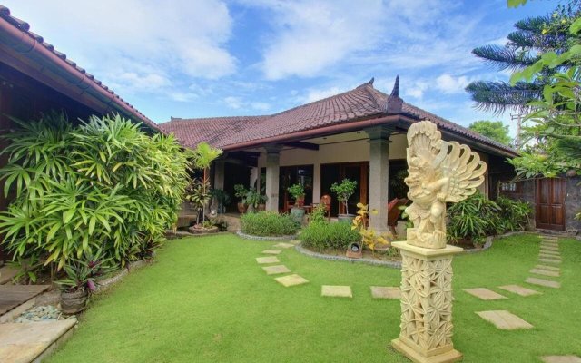 Senyum Villa - Uluwatu