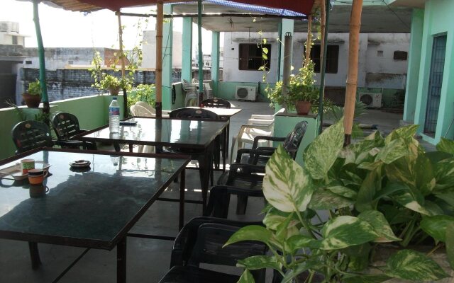Hotel Shanti Inn