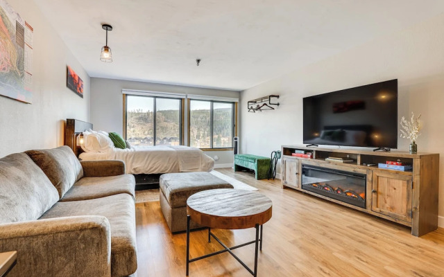 Walk to Dtwn: Winter Park Studio w/ Hot Tub Access