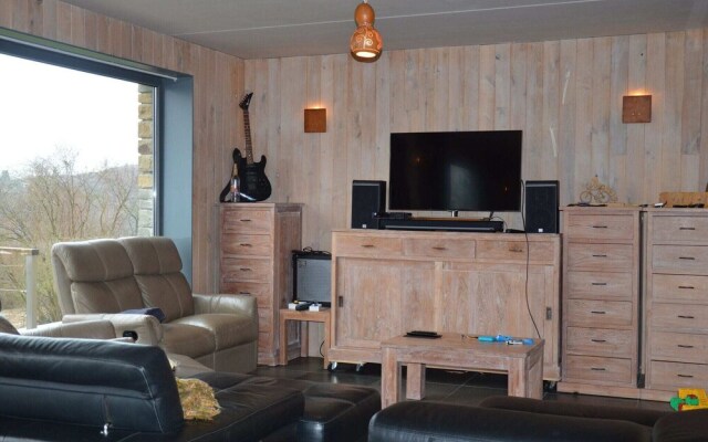 Luxurious Holiday Home in Heyd Durbuy with Sauna And Pool