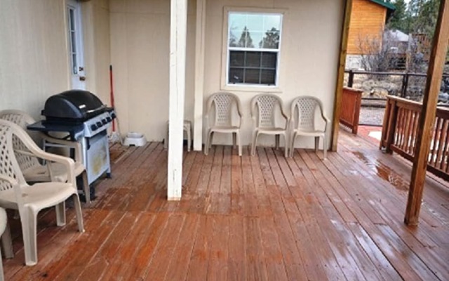 Aviator - Three Bedroom Cabin