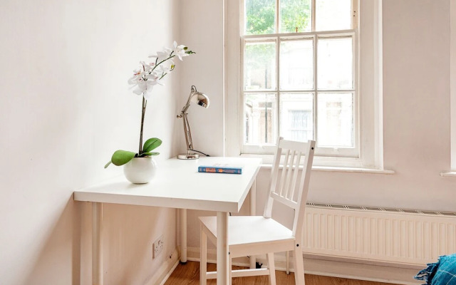 Stylish 2 Beds Apartment at Kensignton