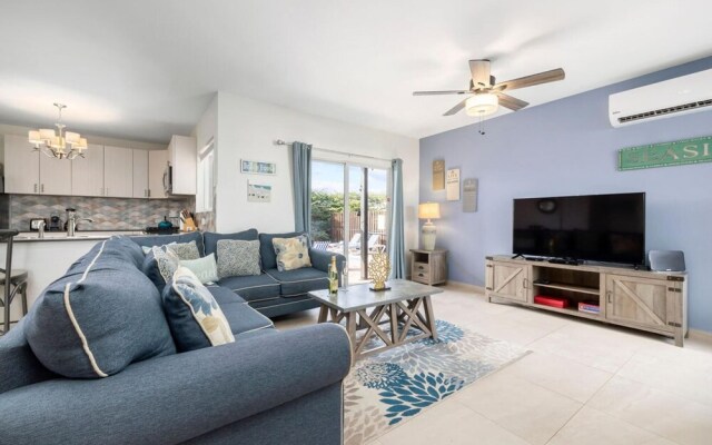 3BR Villa Central Location Private Pool Patio
