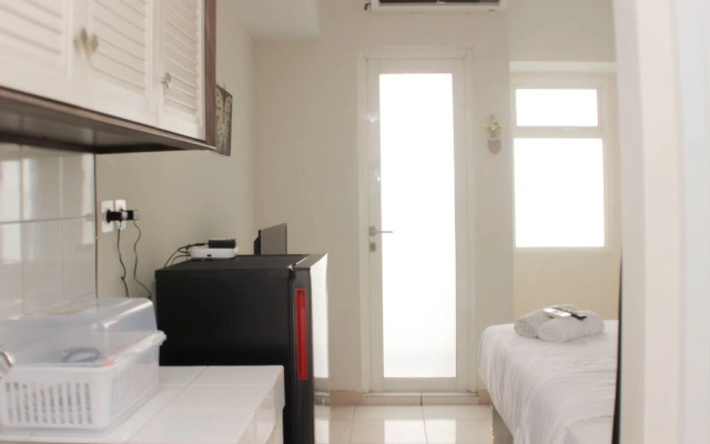 Cozy And Modern Studio Apartment At Springlake Summarecon Bekasi