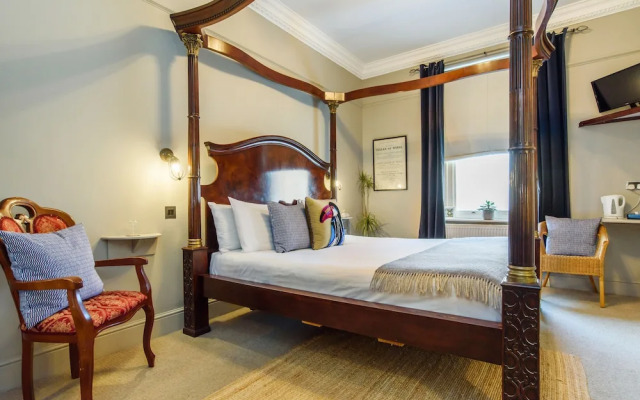 Jolyon's Boutique Hotel