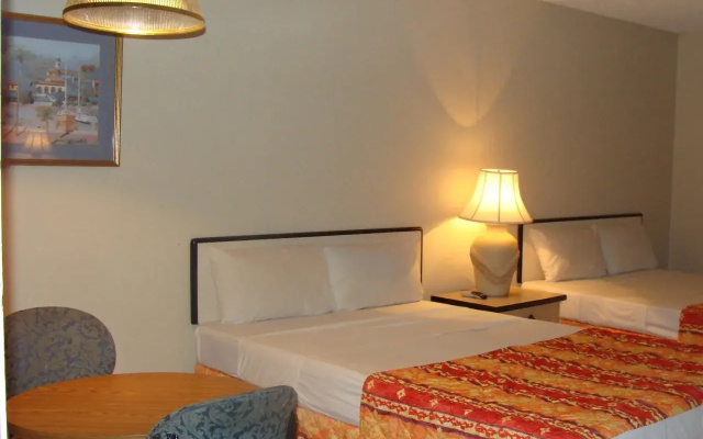 Sevilla Inn - Near Medieval Times