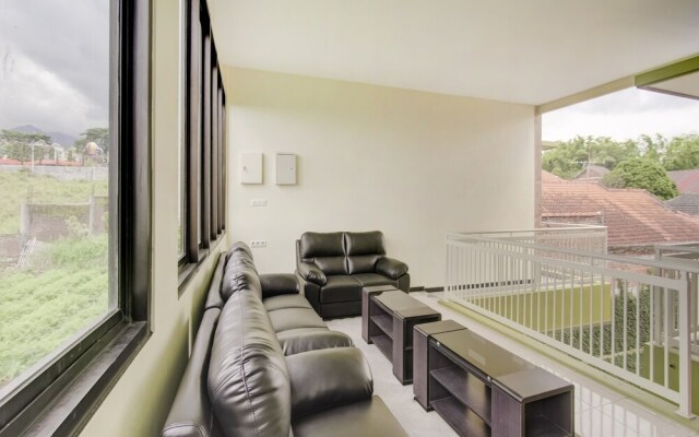 OYO 1024 Palem Asri Residence Syariah