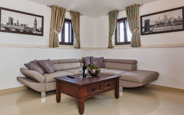 Luxury Apartments Perko