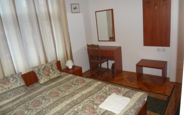 Guest Rooms Donovi