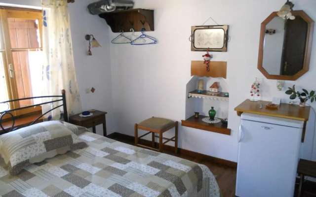 Sarafis Guesthouse
