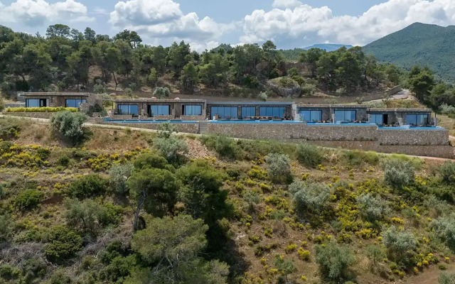 Le Grand Bleu Resort