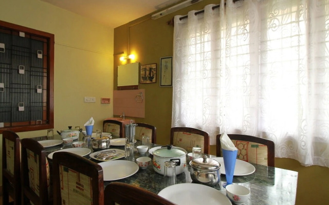 OYO 4303 Flora Home Stay