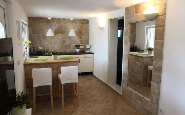 A & A Luxury Guest House