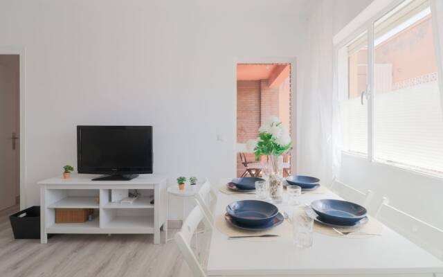 Brrand New 3 Bedroom Apartment By The Center