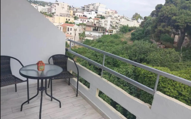 Cozy 4th floor apartment in Chania center