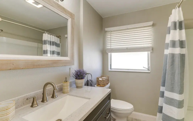 Breezy Seminole Vacation Rental With Hot Tub!