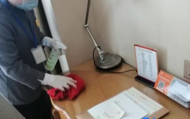 Vienna Hotel (Nanjing Qidi Street)