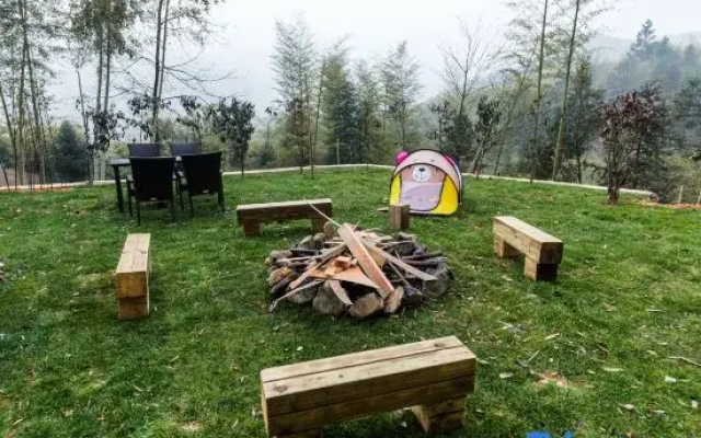 Xizhu Yunjian Hot Spring Villa