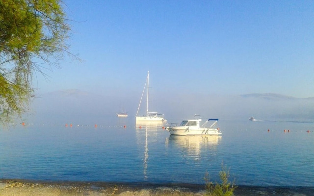 Duga - Beachfront & Seaview - A1