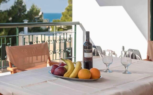 Saronis seaview 2bdr residence 500m from the beach