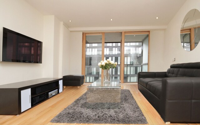 Forbes Street Luxury Apt