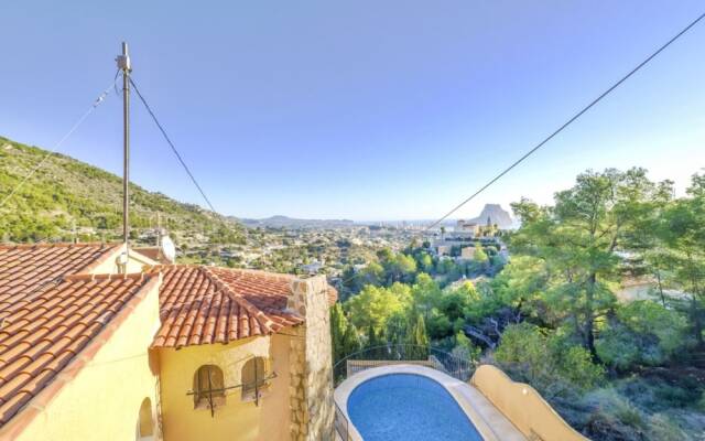 Villa - 4 Bedrooms with Sea views - 104991