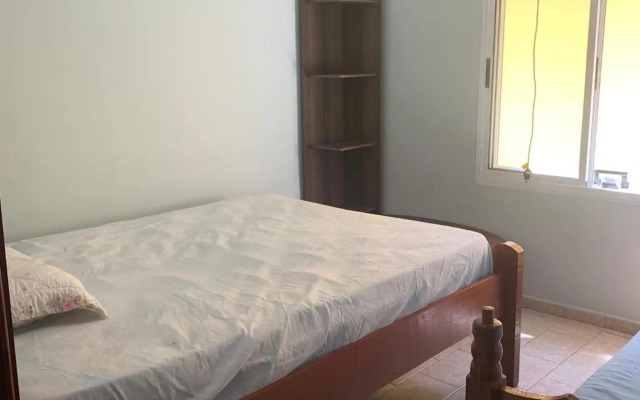 Casa Agradável há 80 metros praia toninhas