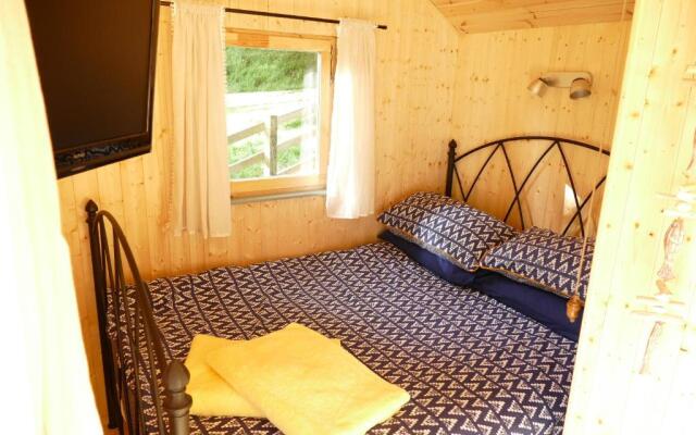 The Lookout Shepherd's Hut