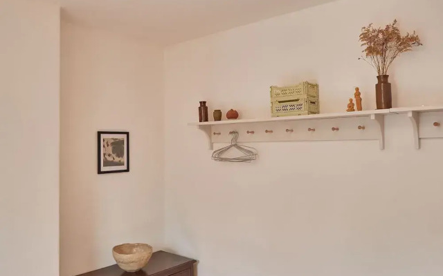 Host Stay Emerald Residence