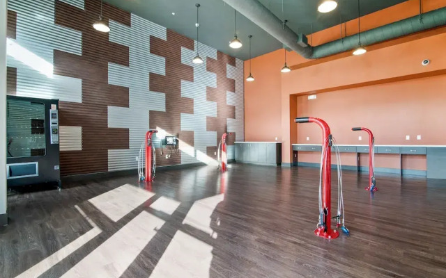 Global Luxury Suites in Menlo Park