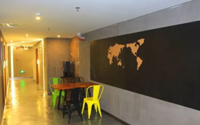 Dengba International Youth Hostel (Shenzhen Futian Convention and Exhibition Center)